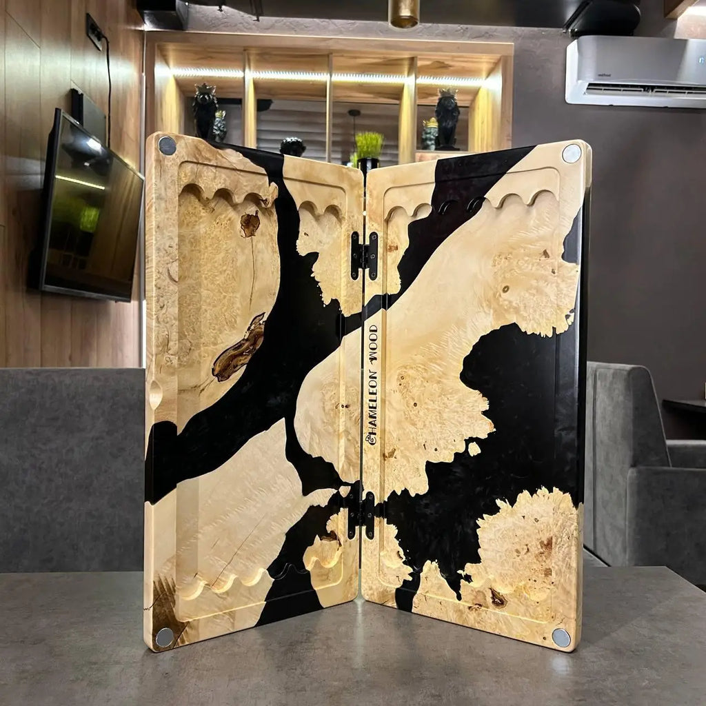 Artisan 50 cm folding backgammon board in natural wood and black resin