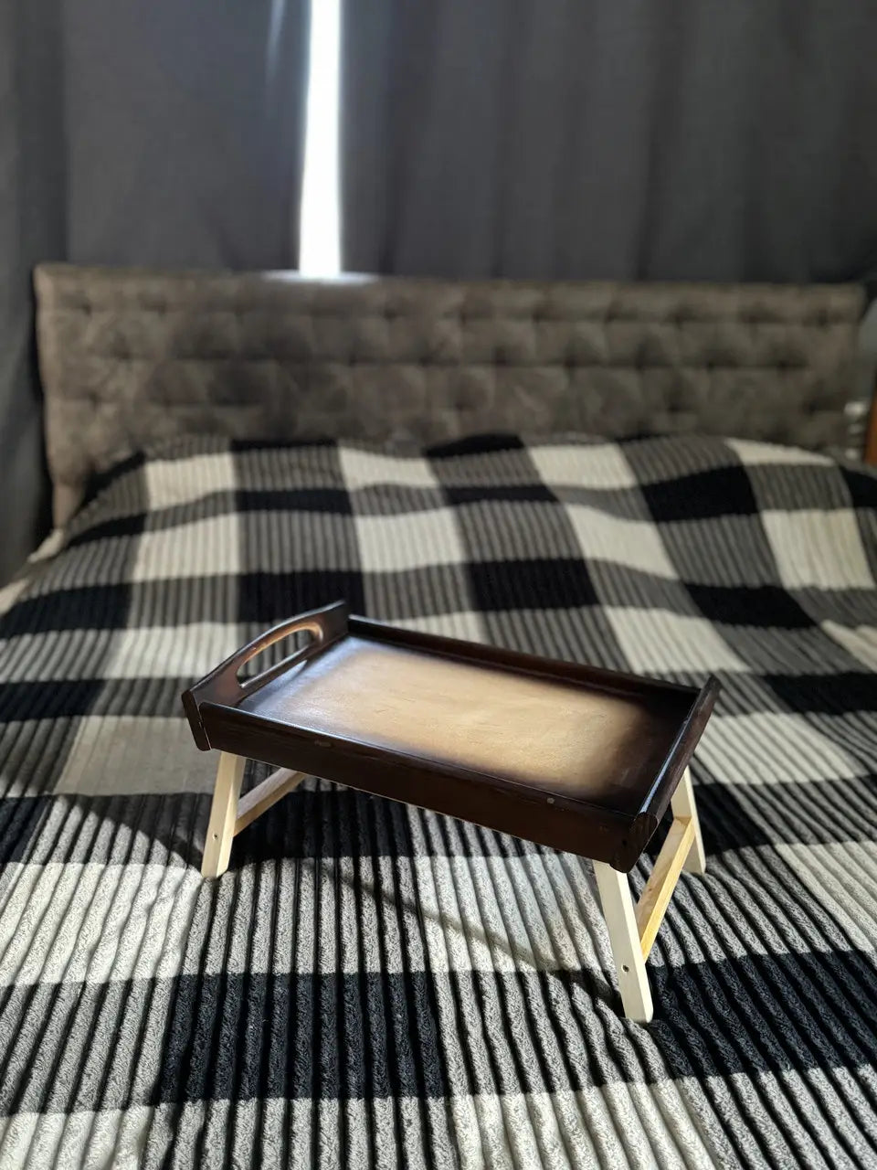 Wooden breakfast-in-bed tray with retro finish