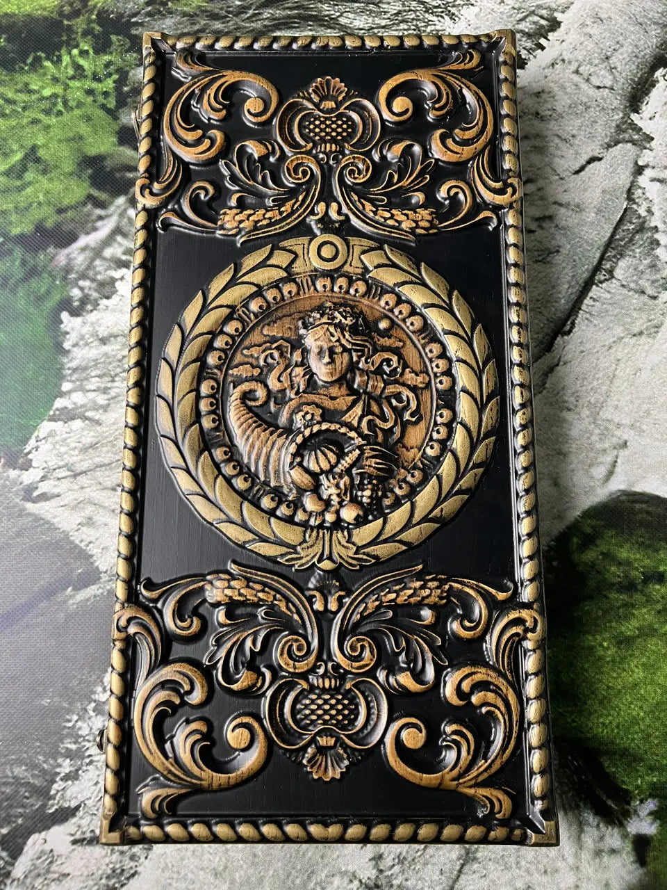 Folding wooden Virgo backgammon set with decorative carving