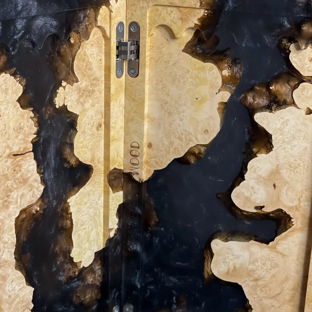 Closed handmade backgammon set with light natural wood and black resin