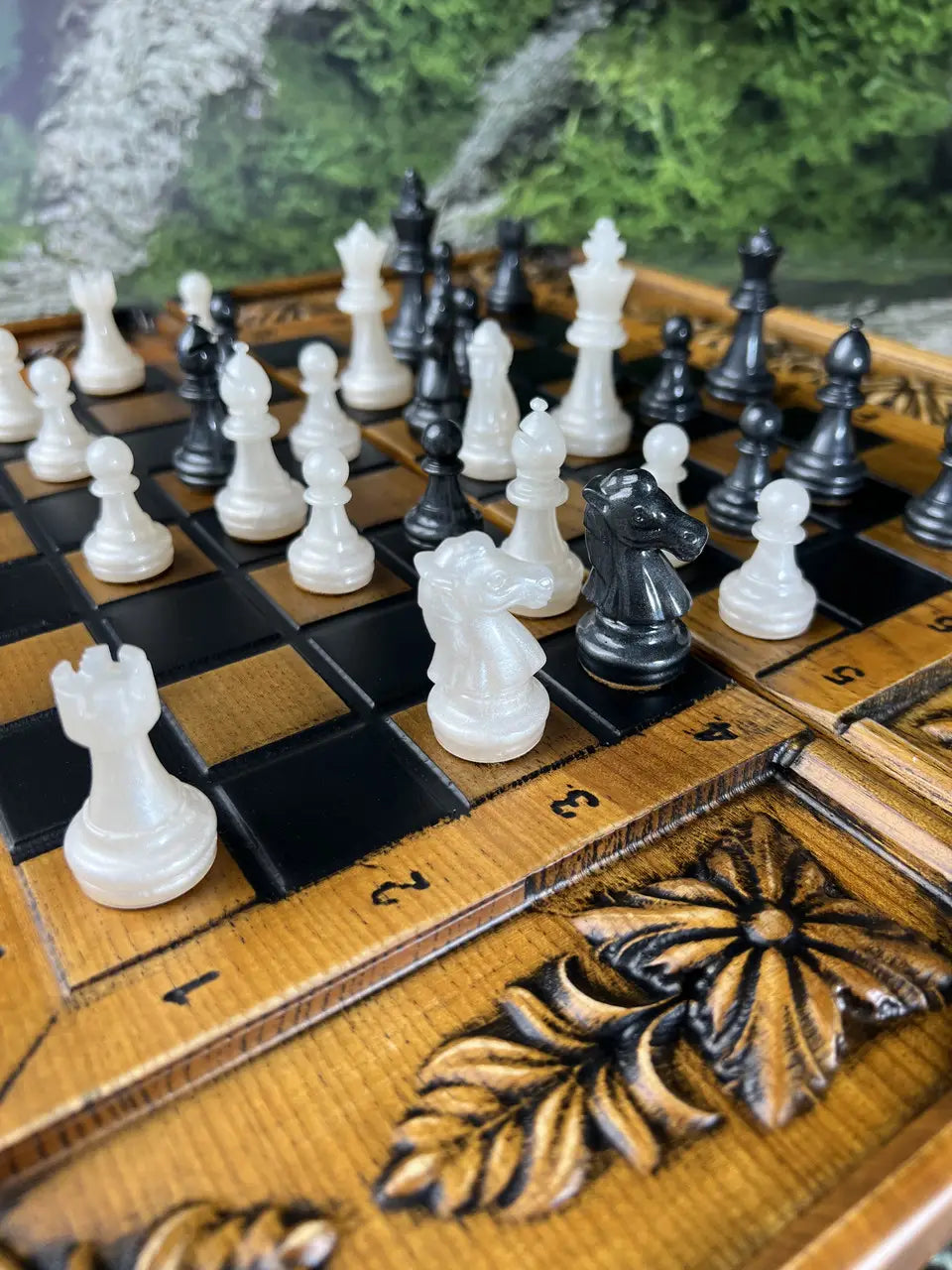 Pearl Elegance Resin Chess Pieces – Black & White Set (32 pcs)