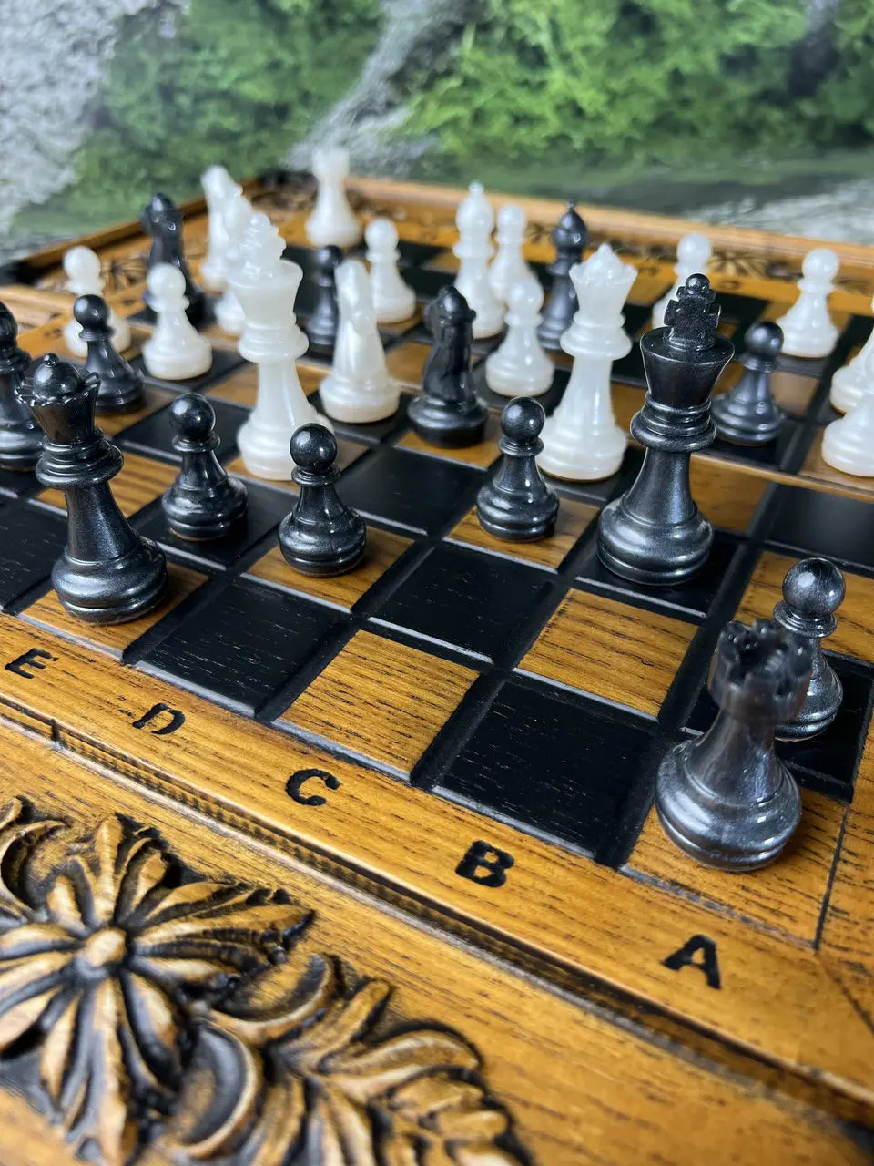 Pearl Elegance Resin Chess Pieces – Black & White Set (32 pcs)