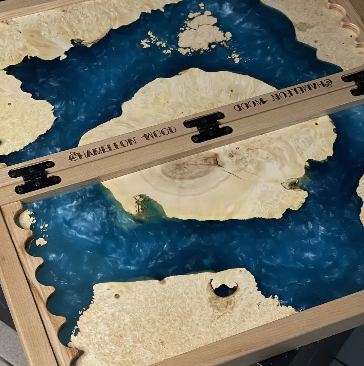 Open Ocean Burl 60 cm backgammon board with blue epoxy resin