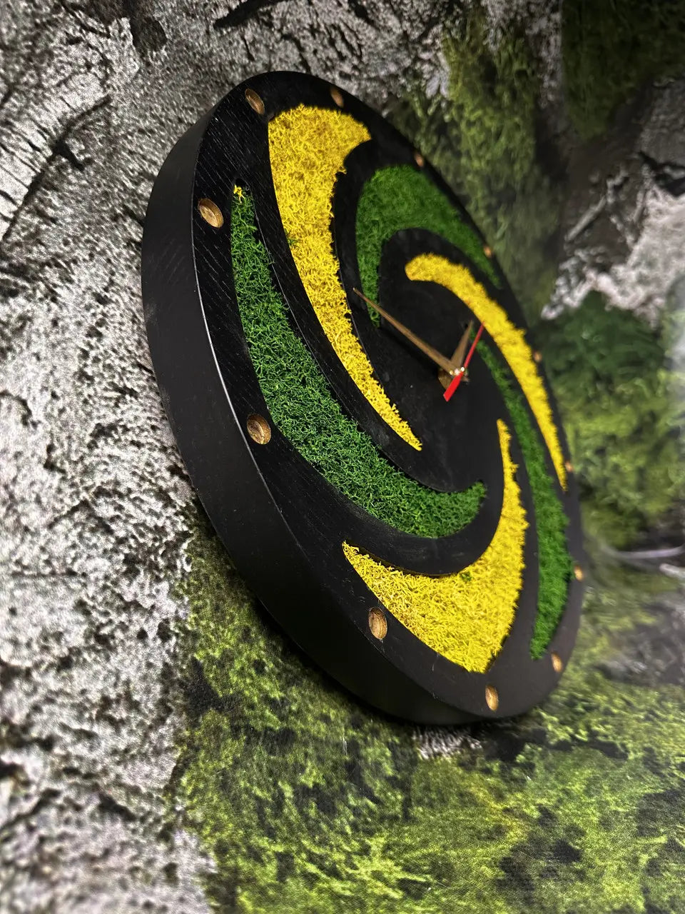 Ash wood wall clock with spiral moss pattern
