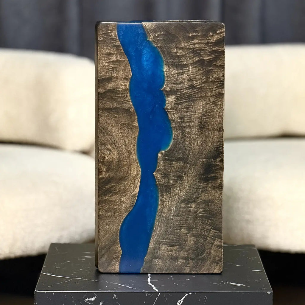 Blue Canyon magnetic backgammon set with wooden playing pieces