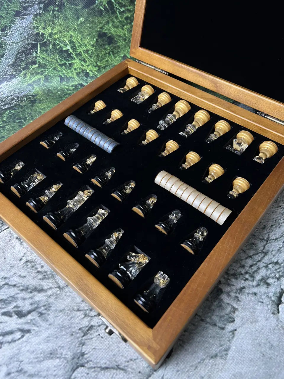 Luxury glass chess set with resin chess pieces