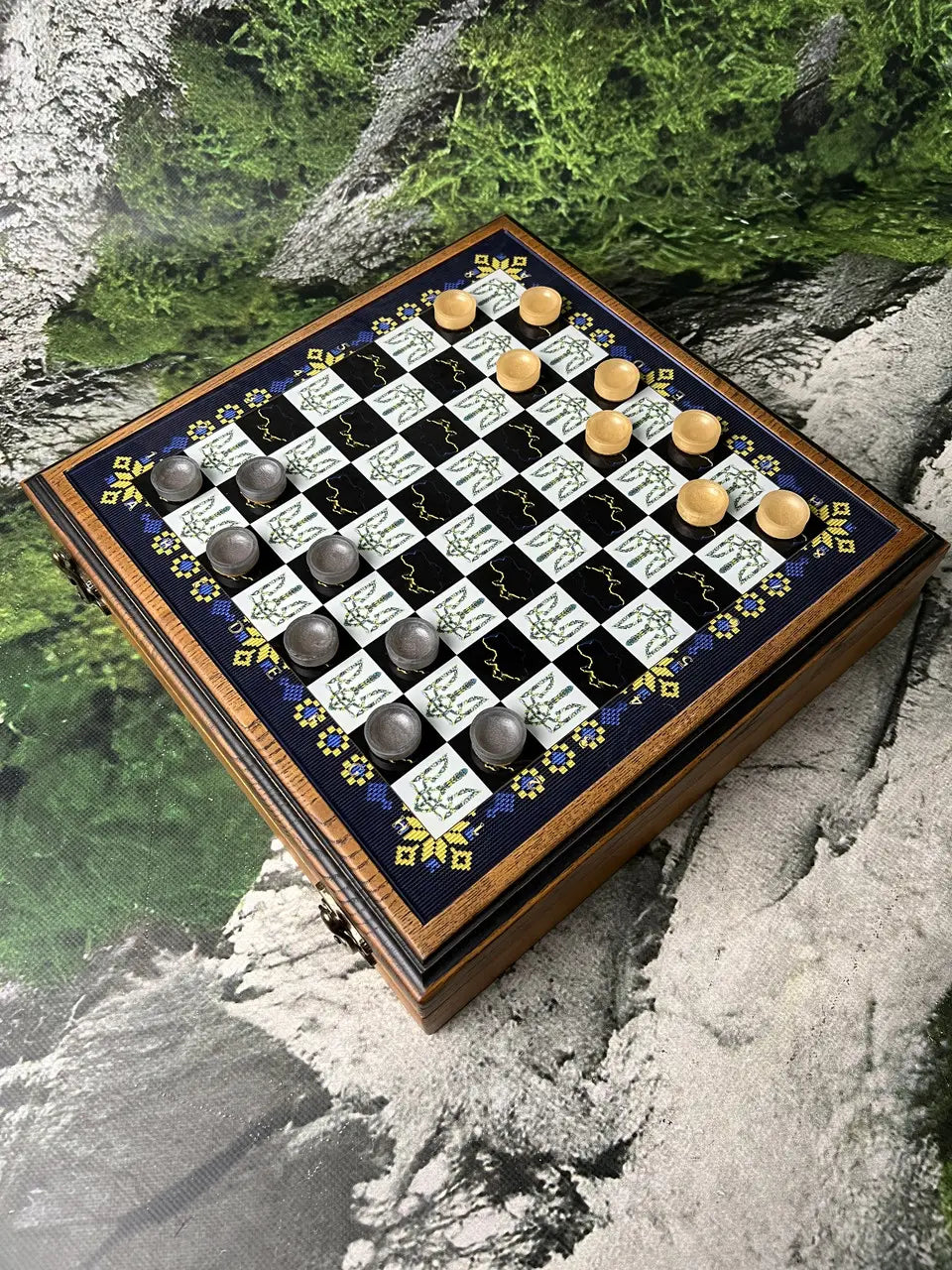 Luxury Glass Chess Set Trident Edition
