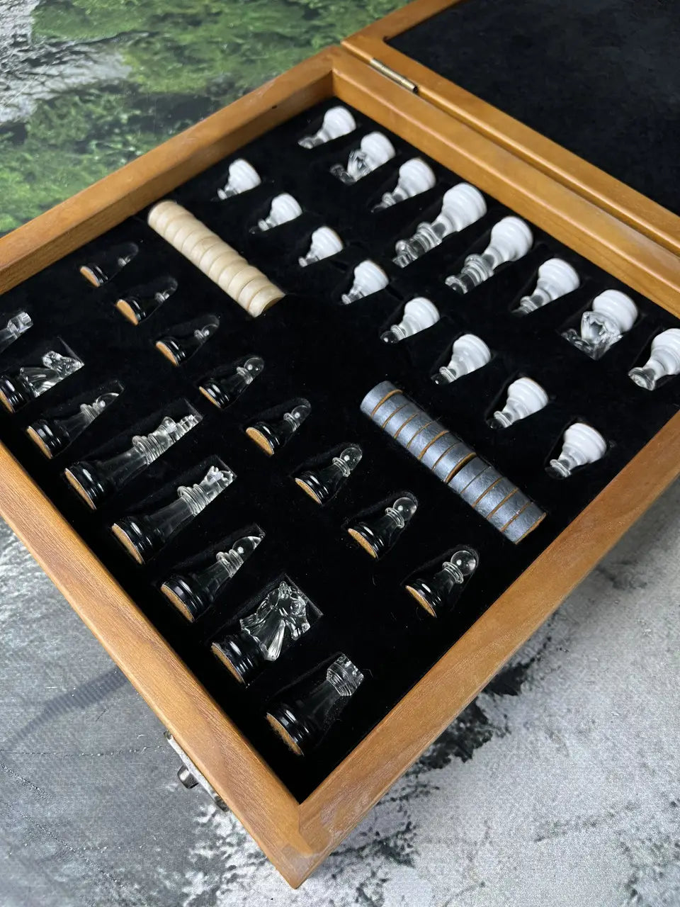 Elegant Criminal Octagram collector chess set